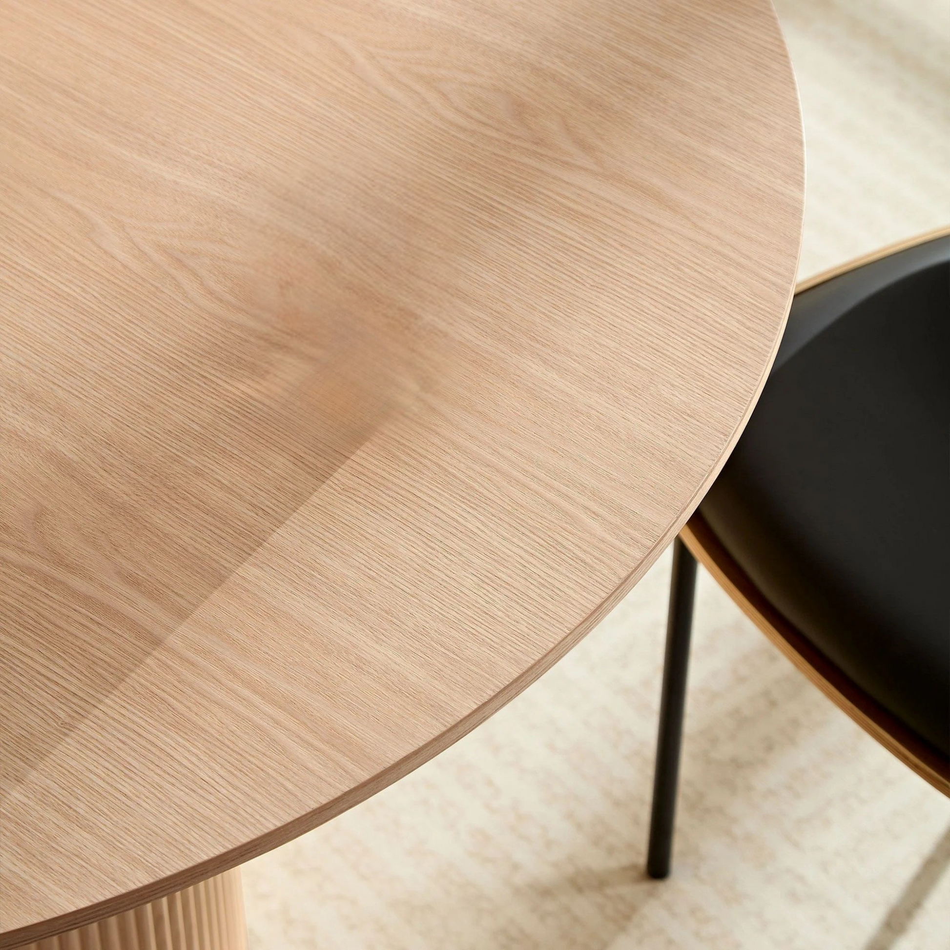 47,24 inch MDF Dining Table for Dining Room Round Dinner Tables Mid-Century Modern Table OAK
