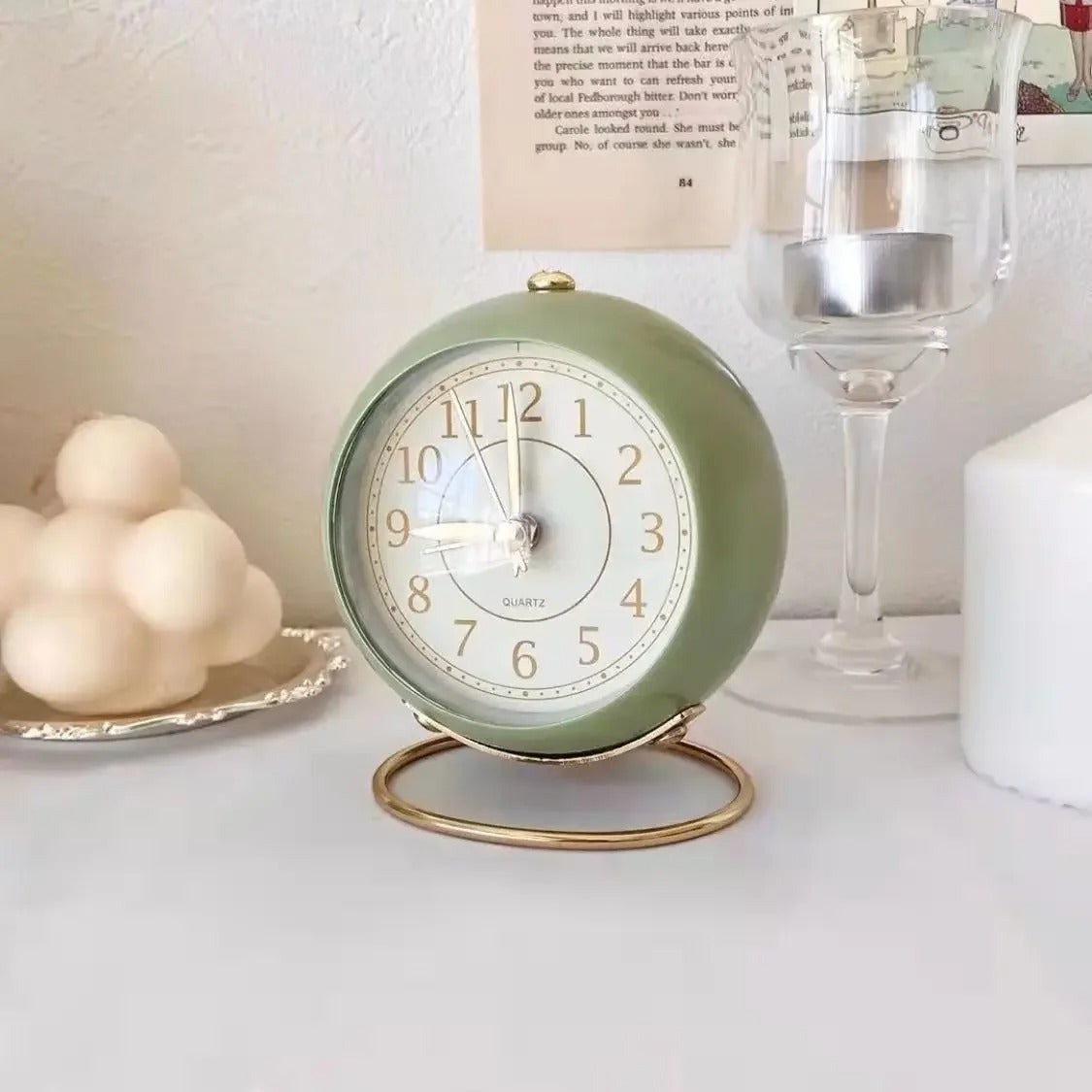 Vintage Round Tbable Clock Alarm - with Led Light Gold Stand